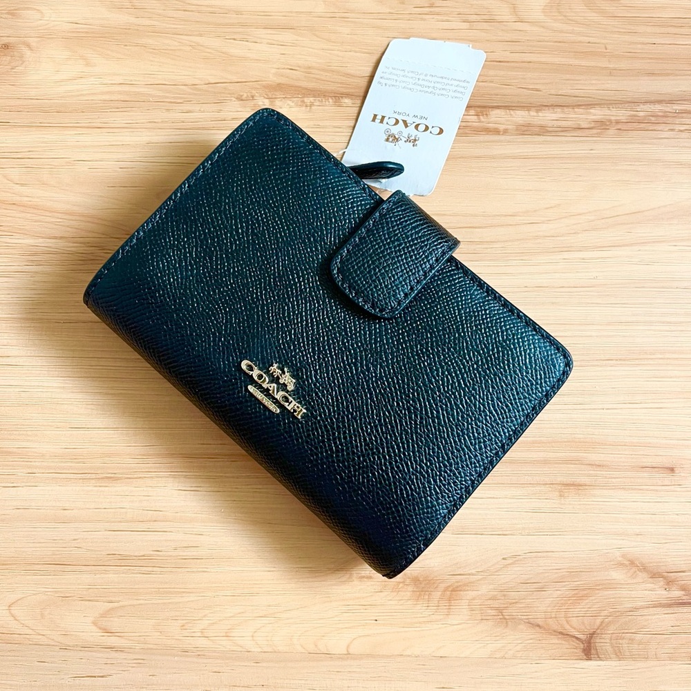 Coach Medium Corner Zip Wallet In Crossgrain Leather Gold / Black # F54010